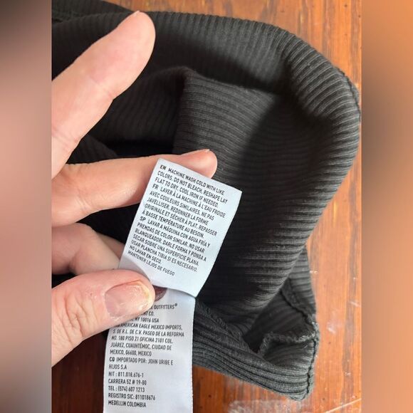 American Eagle black ribbed spaghetti strap cropped tank size S - Picture 4 of 9